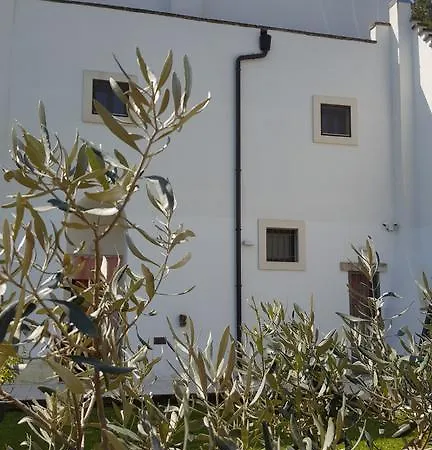 Masseria Convento بيت للعطل Novoli